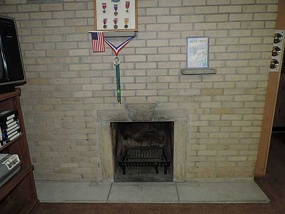 2nd image of 202 White Oak Dr