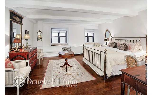 Sold by Douglas Elliman | media 18