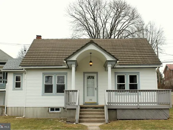 341 Center Rd, Leesport, PA 19533