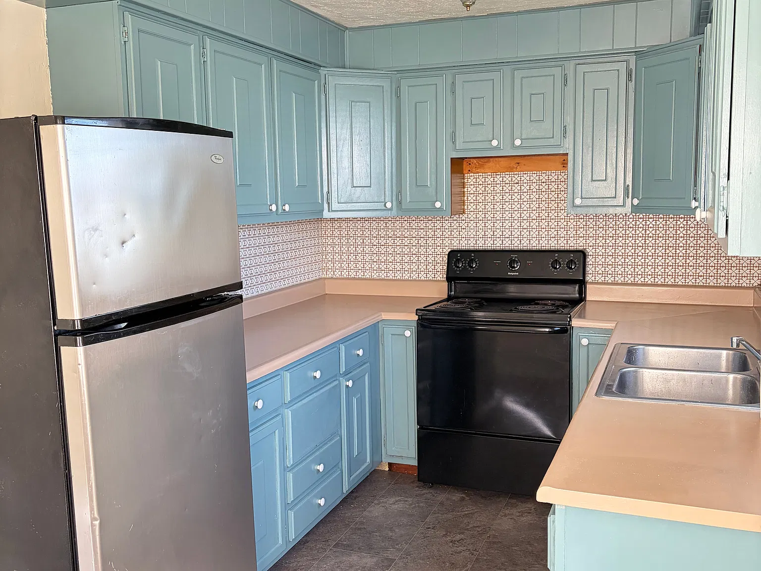 3 bed, 1.5 bath, 1077 sqft, $1,400 — Photo 4