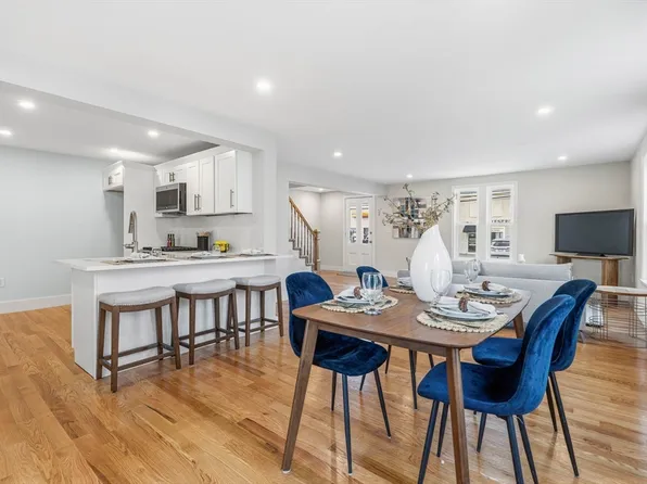 8 Hammatt St #1, Ipswich, MA 01938