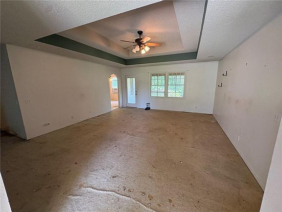 4th image of 1046 NW 475th Rd