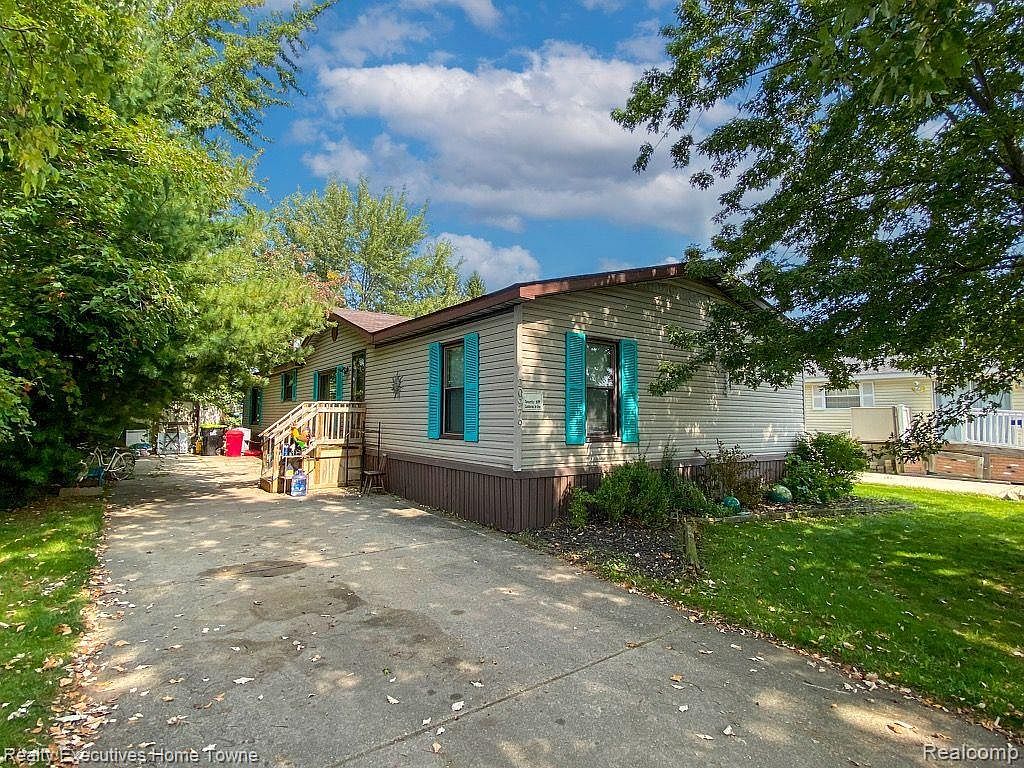 20979 Chienne Ct, Macomb, MI 48044 | Zillow