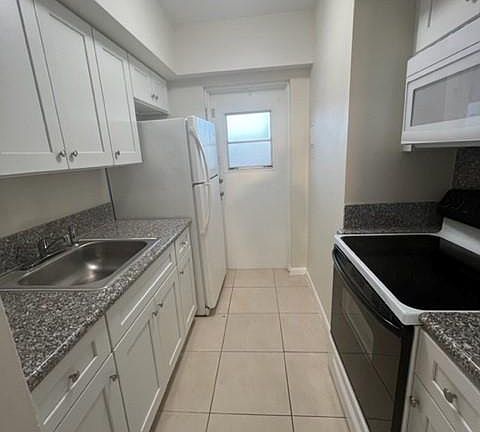 3rd image of 2822 Van Buren St APT 102