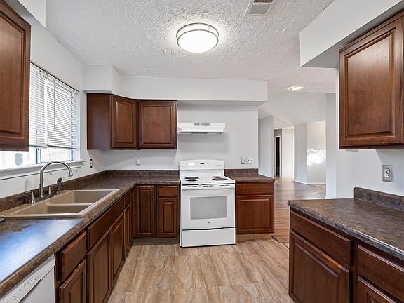 5th image of 17135 Quail Park Dr