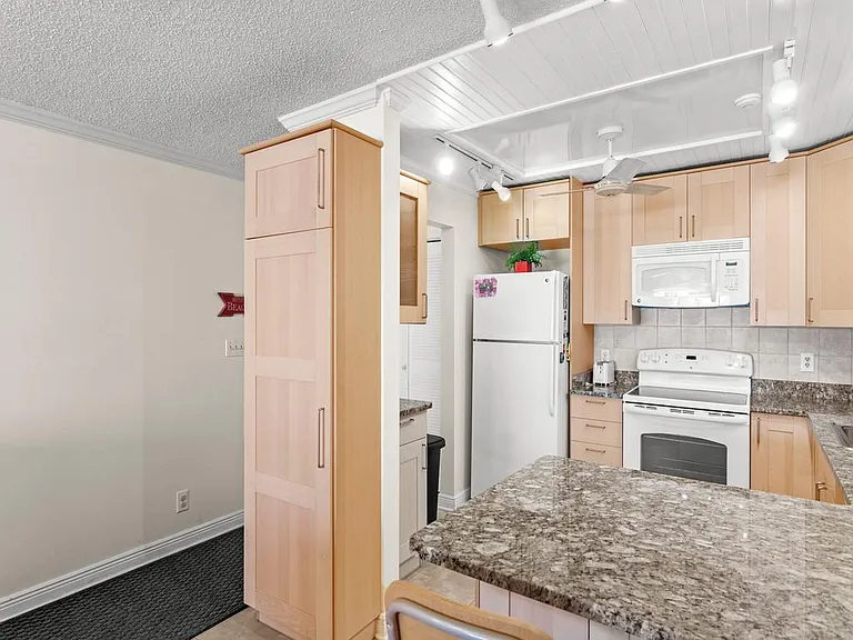 5100 Highway A1A #71H — Photo 17