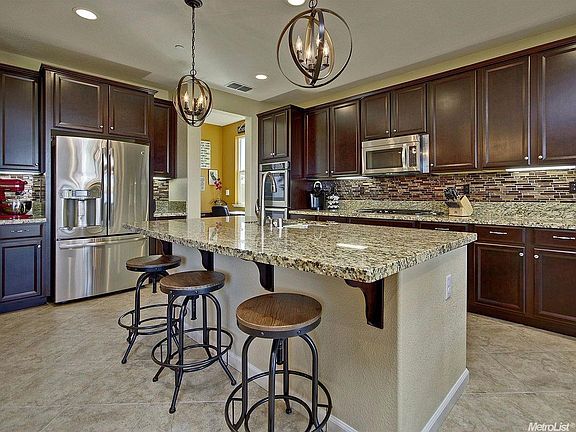 3rd image of 2627 Wagner Pl