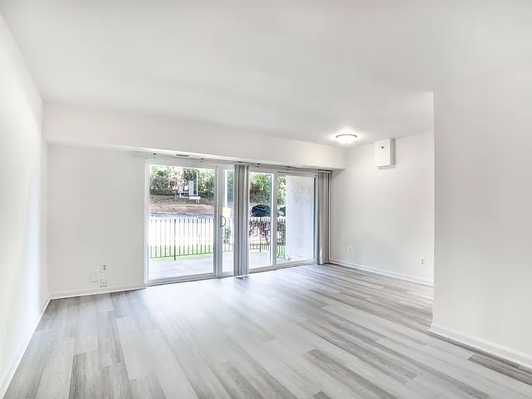 Highland Terrace Apartments — Photo 14