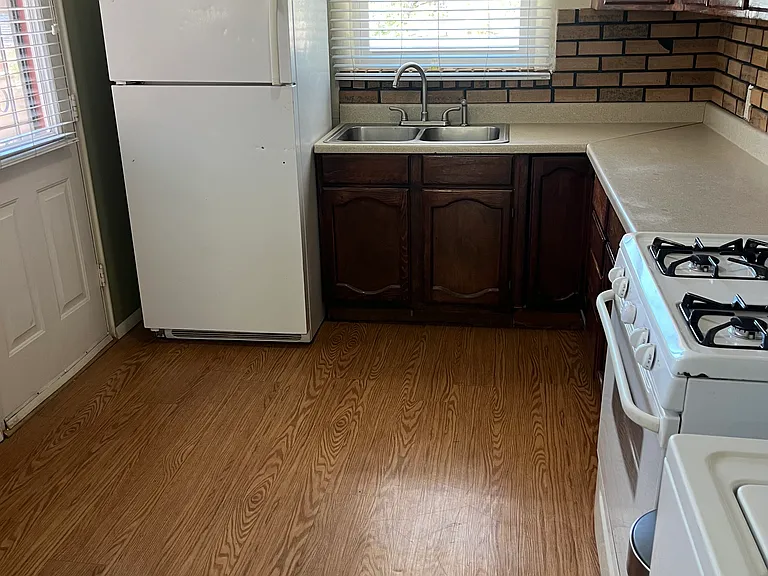 813 Wilmoore Dr SE — Photo 7