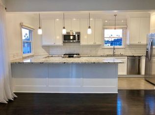 208 S Arnaz Dr #D, Beverly Hills, CA 90211