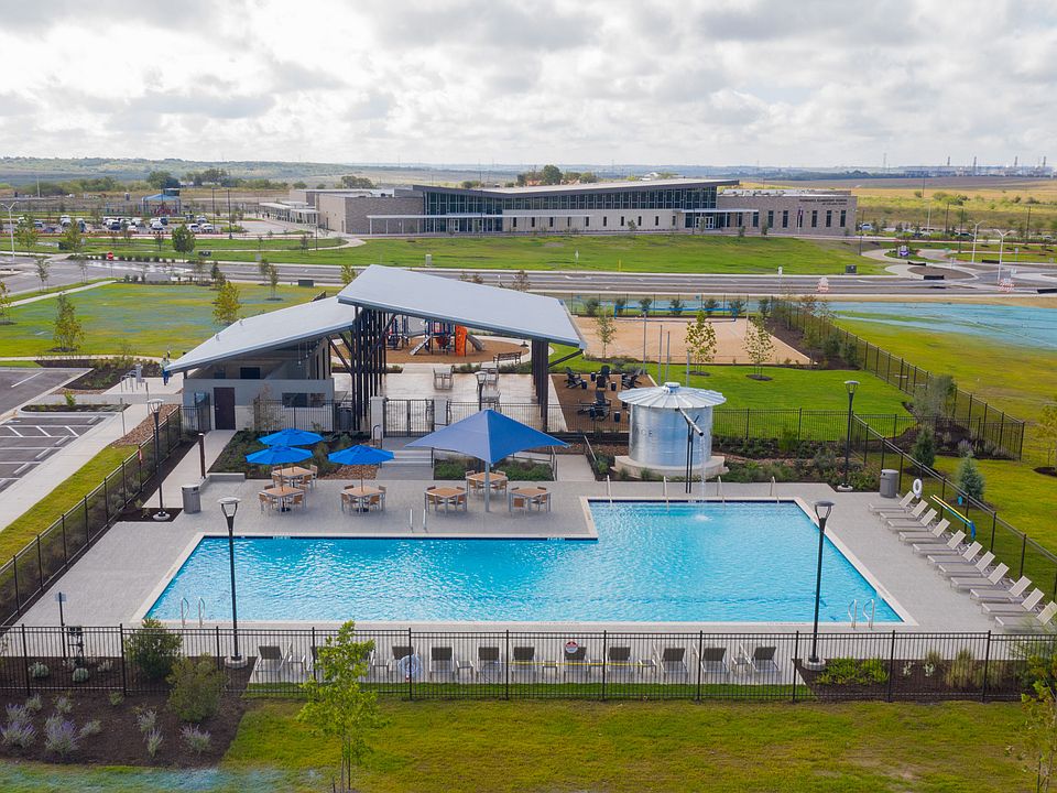 TRACE is brimming with incredible amenities for the whole family!