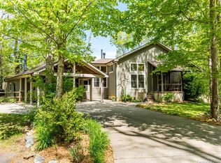 40 Goldenwood Ln, Mills River, NC 28759