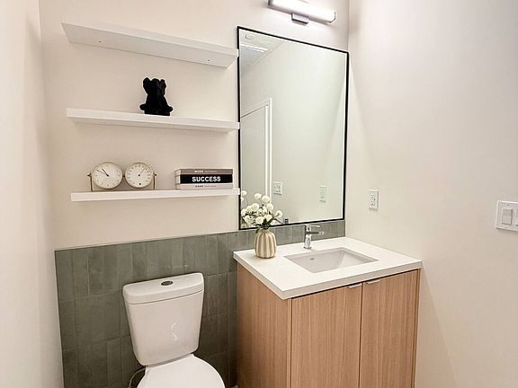 5th image of 977 S Catalina St #206