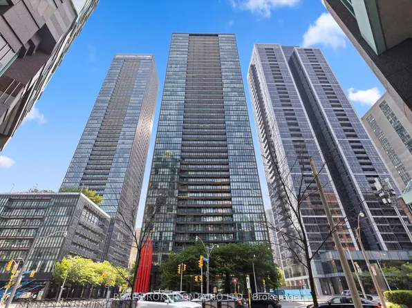 110 Charles St E #4403, Toronto, ON M4Y 1T5
