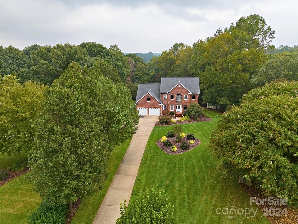 1st image of 190 Twin Lakes Dr