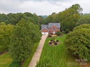 190 Twin Lakes Dr, Statesville, NC 28625