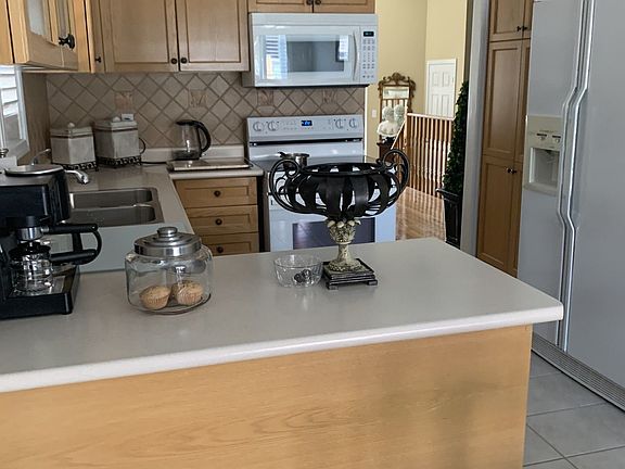 5th image of 301 Van Kirk Dr