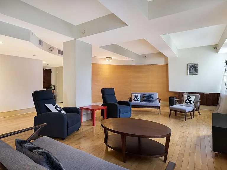 1737 Chestnut St #701 — Photo 13