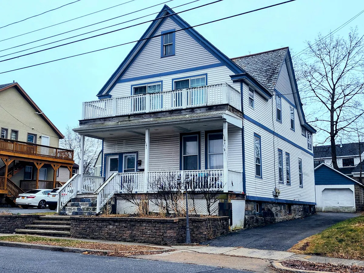 Building Photo - 26 W Circular St #B