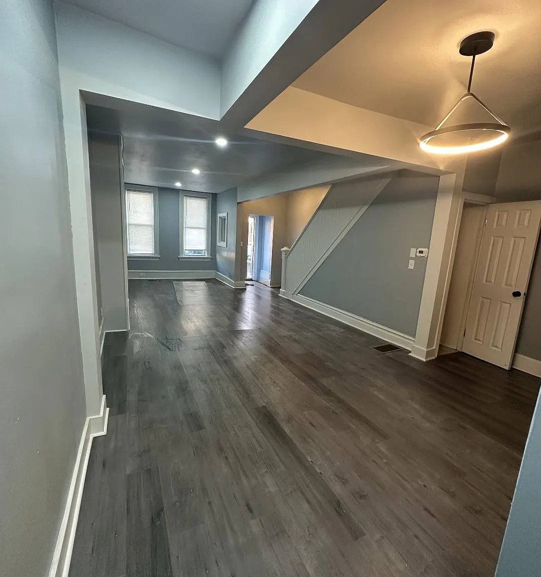 5 bed, 2186 sqft, $2,300 — Photo 3