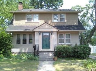 304 Stratford Rd, Ferndale, MI 48220