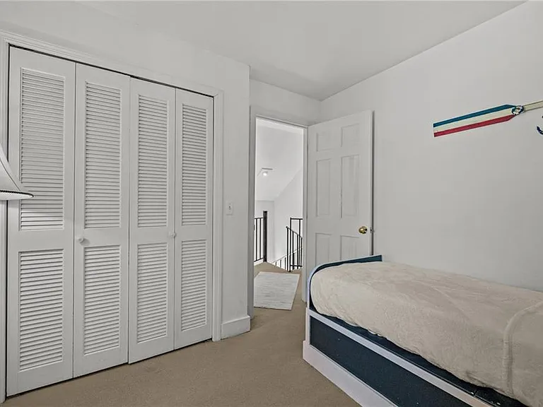 2 Lasalle Pl — Photo 18