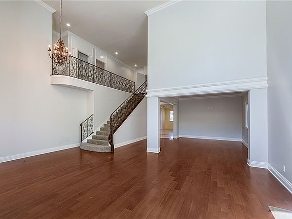 3rd image of 5217 Etiwanda Ave