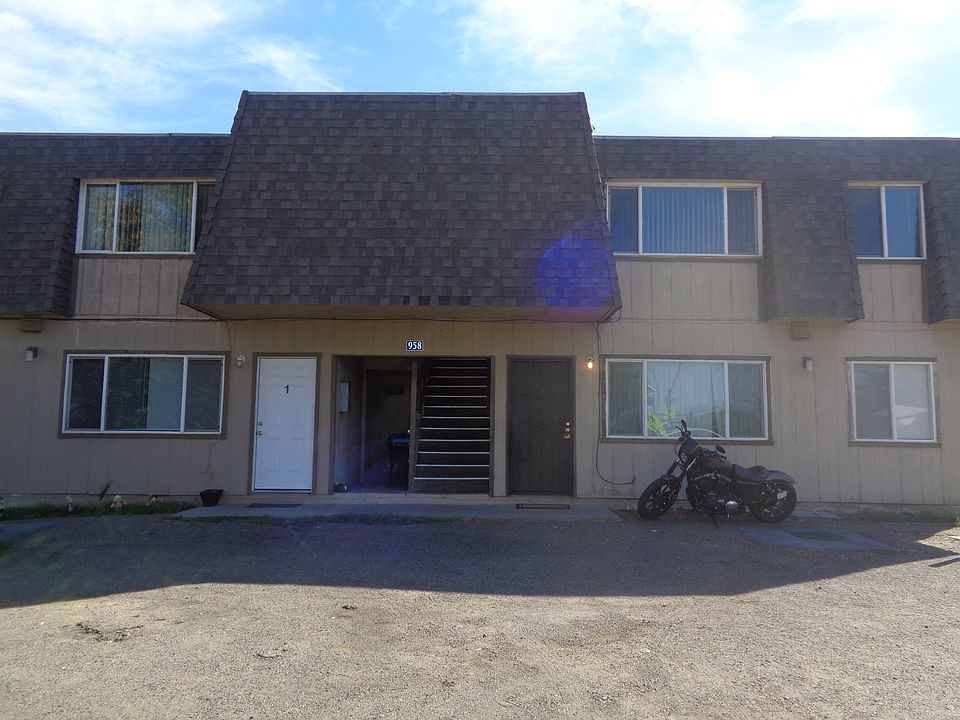 1st image of 958 S Barrett Rd #4