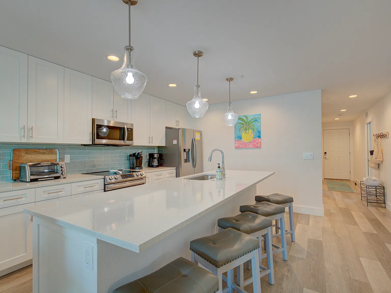 3 bed, 1500 sqft, $4,500 — Photo 2