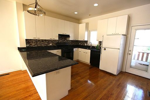 2nd image of 4627 N Winthrop Ave