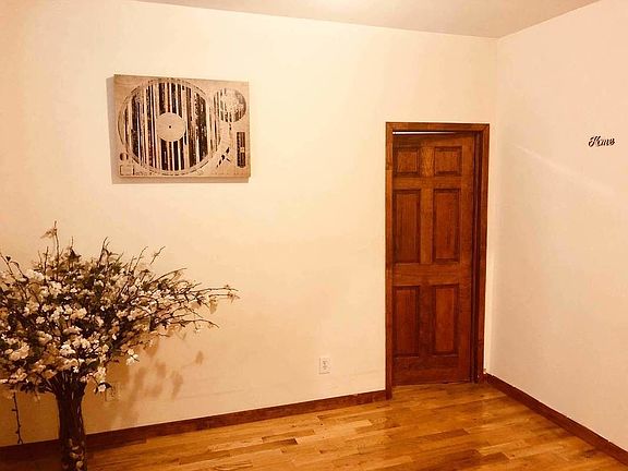 5th image of 3114 34th St APT 10