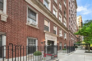 Sold by LEVEN Real Estate