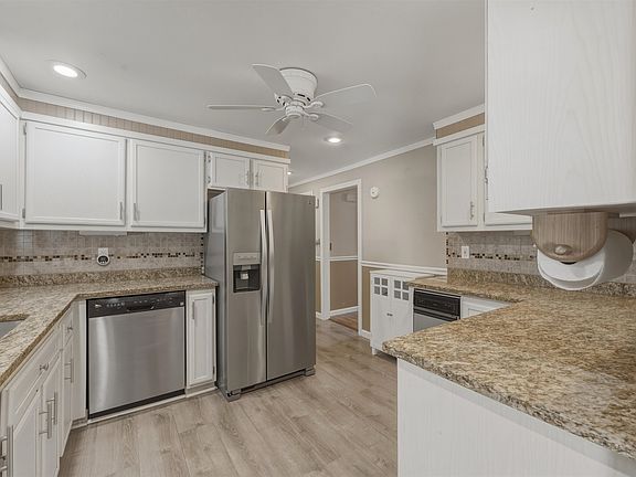 3rd image of 36 Cheyenne Drive