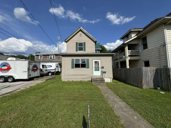 102 S Court St, Irvine, KY 40336