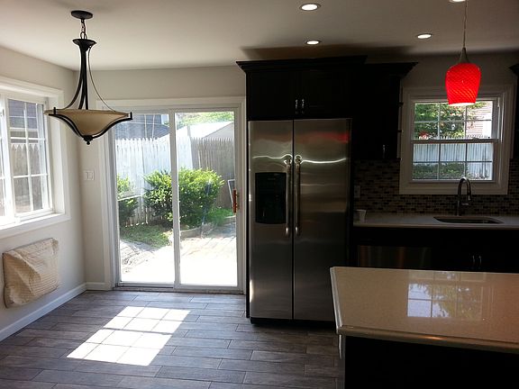 2nd image of 127 Russell St