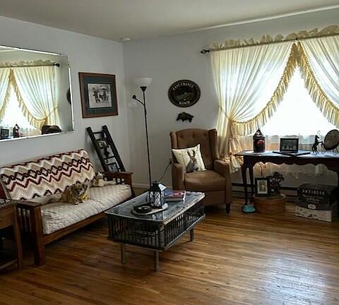 5th image of 236 B Columbine Avenue