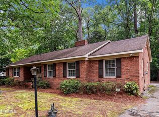 2210 Stallings Dr, Kinston, NC 28504