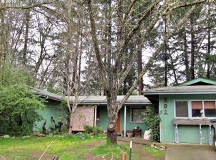 201 Shadowbrook Dr, Cave Junction, OR 97523