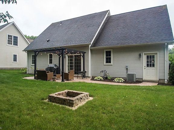 4th image of 1093 Saint Andrews Ct #6
