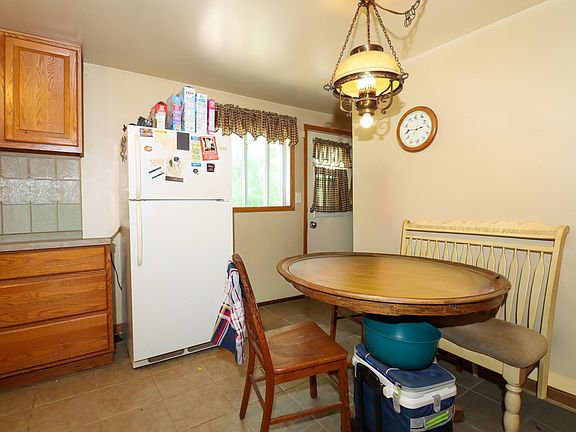 3rd image of 2107 Hermon Ave