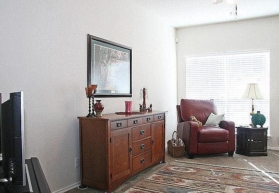 3rd image of 4150 Saint Charles
