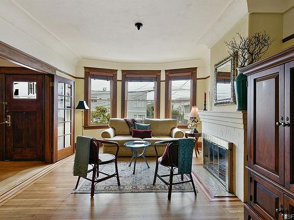 4th image of 718 Russia Ave