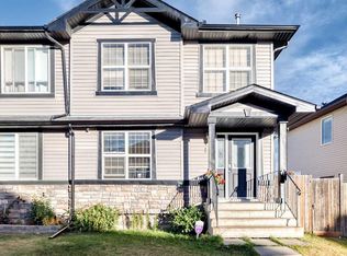 79 W Saddlebrook Cmn NE, Calgary, AB T3J0J6
