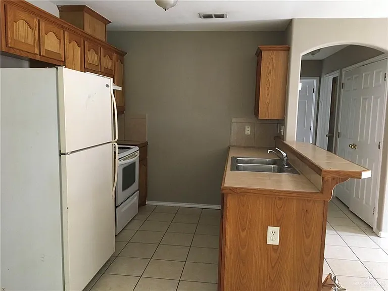 1513 Orlando St — Photo 12