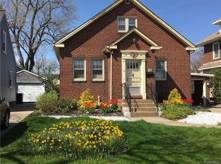 93 W Girard Blvd, Buffalo, NY 14217