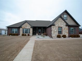 1201 SW 23rd St, Wagoner, OK 74467