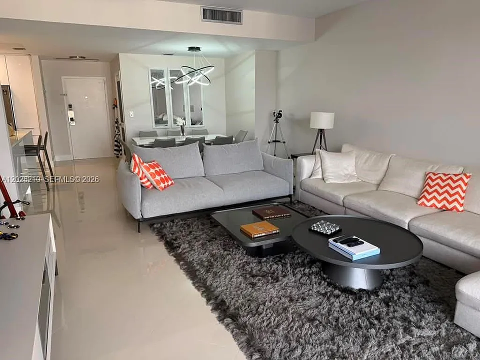 2500 Parkview Dr #2518