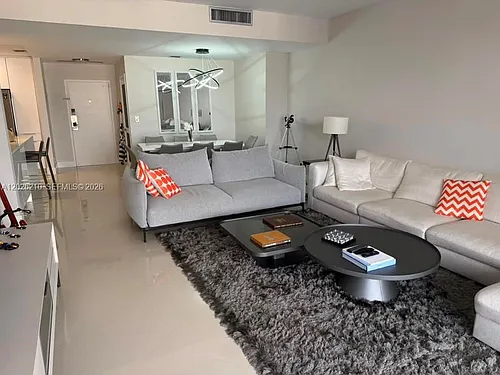 2500 Parkview Dr #2518 Photo 1