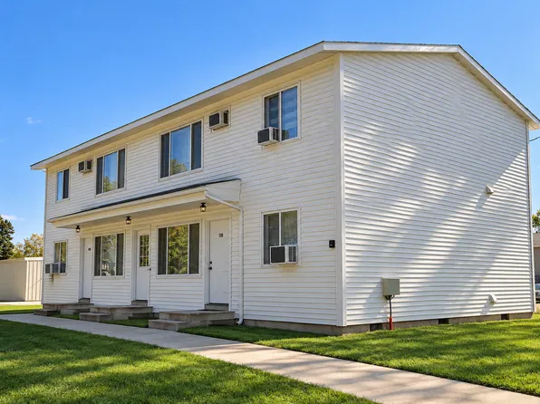 1018 W 20th St, Cedar Falls, IA 50613