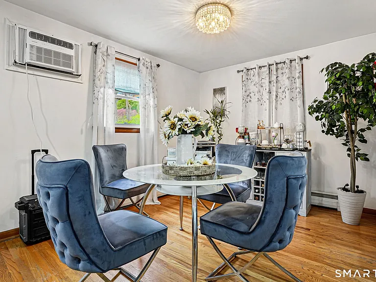 7 Newport Dr — Photo 7